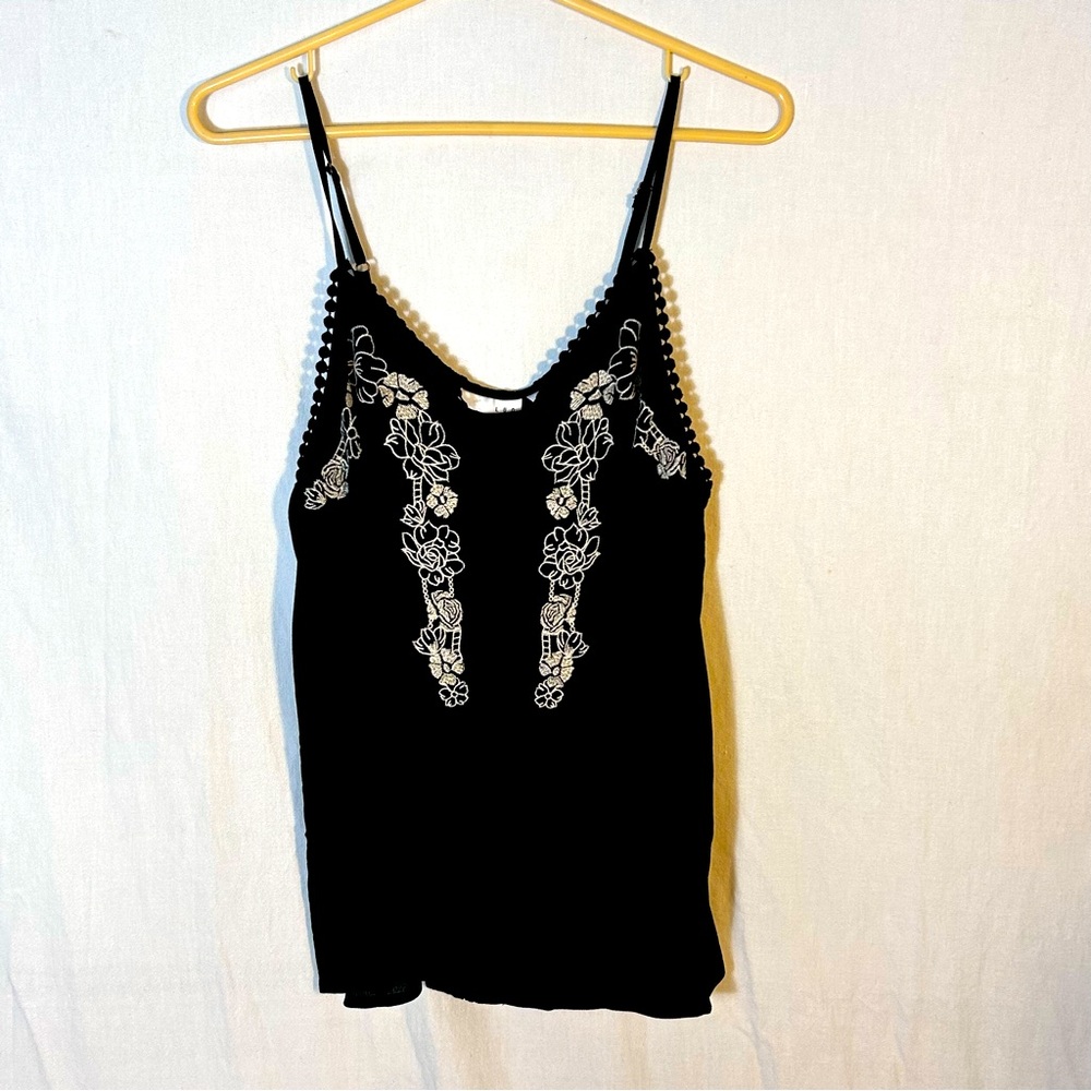 LUQ Black Embroidered Summer Sleeveless Camisole Blouse size XL (3)